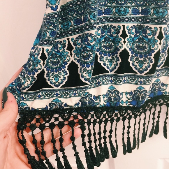 Cute trendy top! - Picture 3 of 4